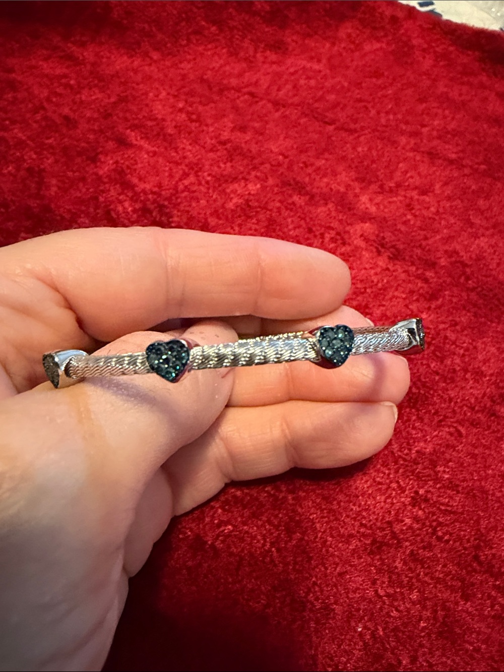 SterlingSilver Heart Bracelet w naturalmined blue diamond Accents .33 ctw 6.5”